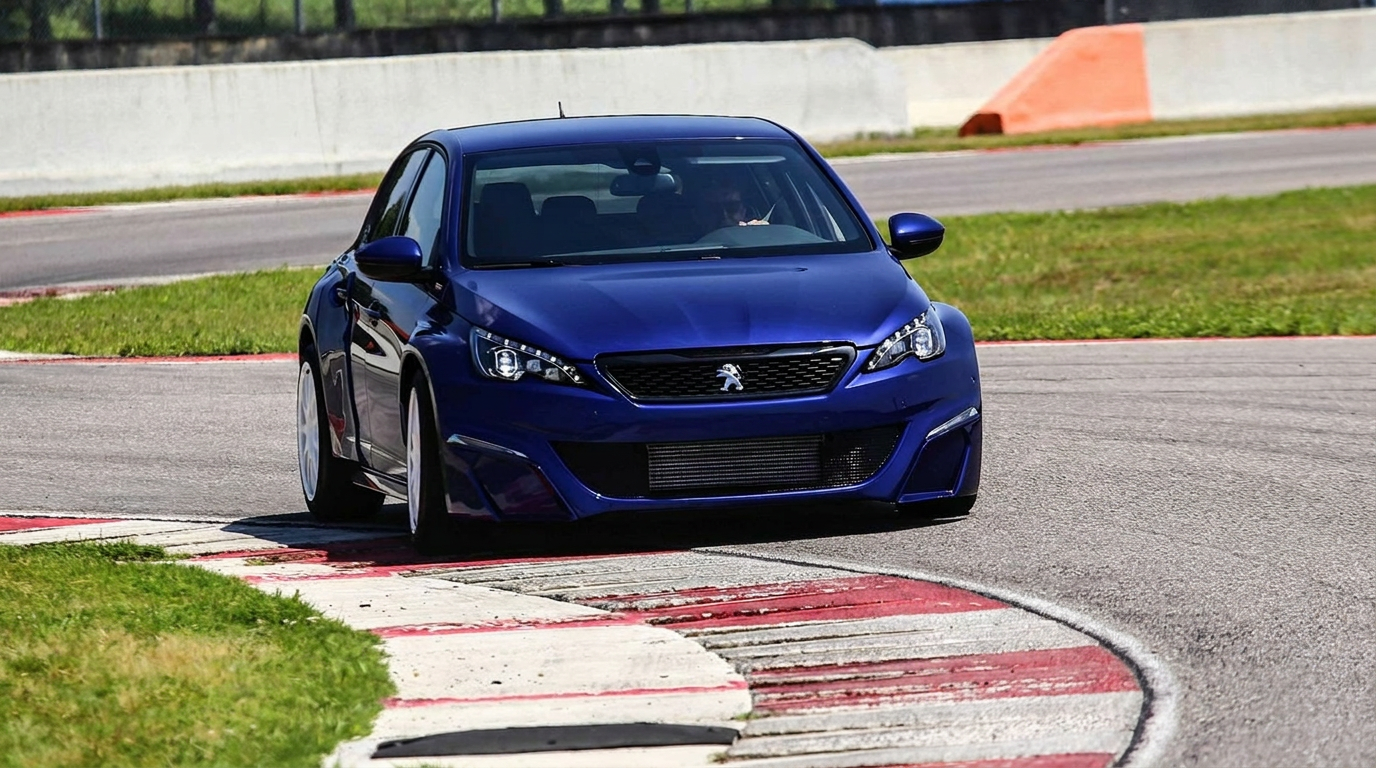 Peugeot 308 GTi στην πίστα